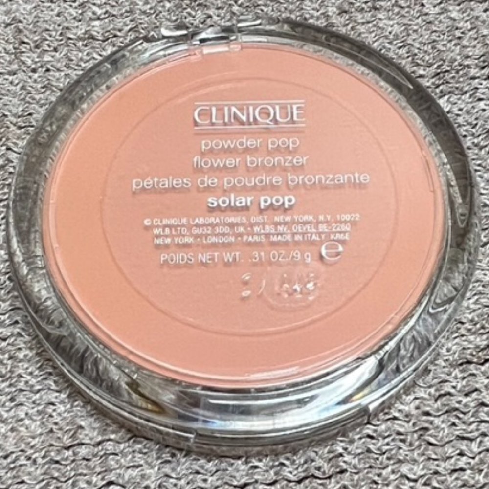 Clinique Powder Pop Flower Bronzer - Picture 7 of 9